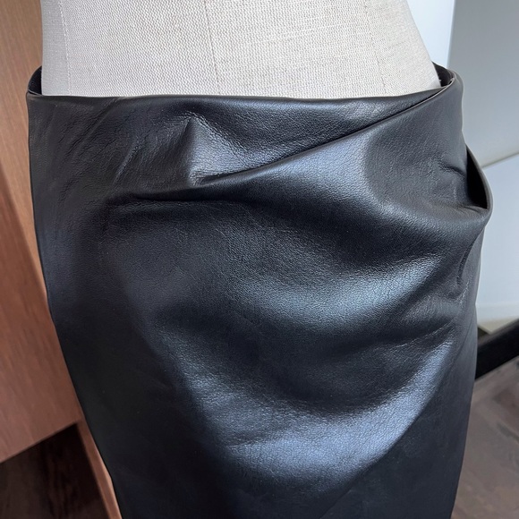 The best LEATHER skirt is NOT a leather Skirt - Picture 2 of 6
